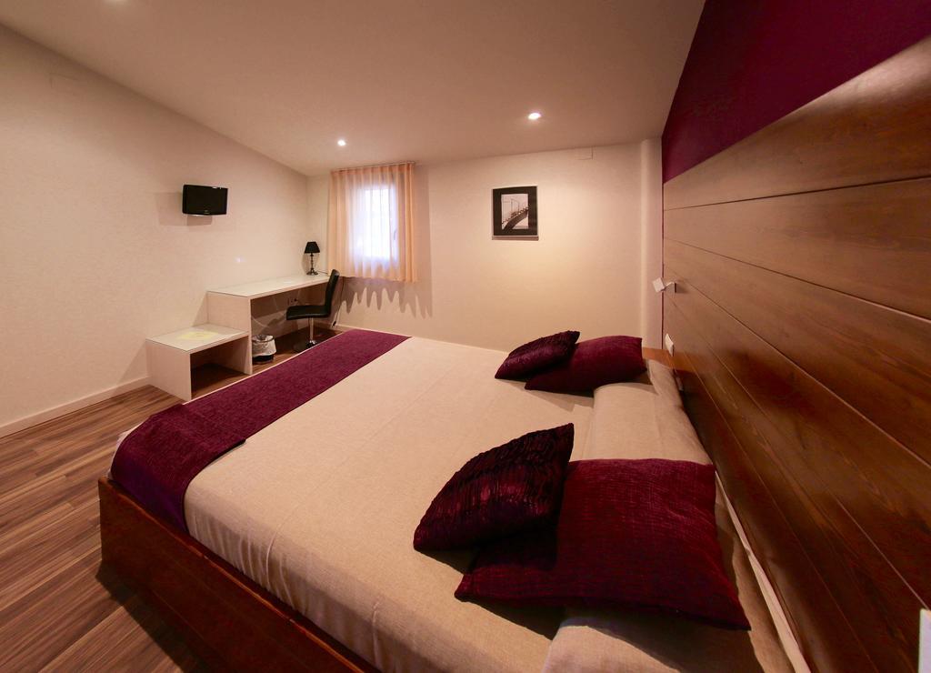 Hotel Mas Prades Deltebre Bilik gambar